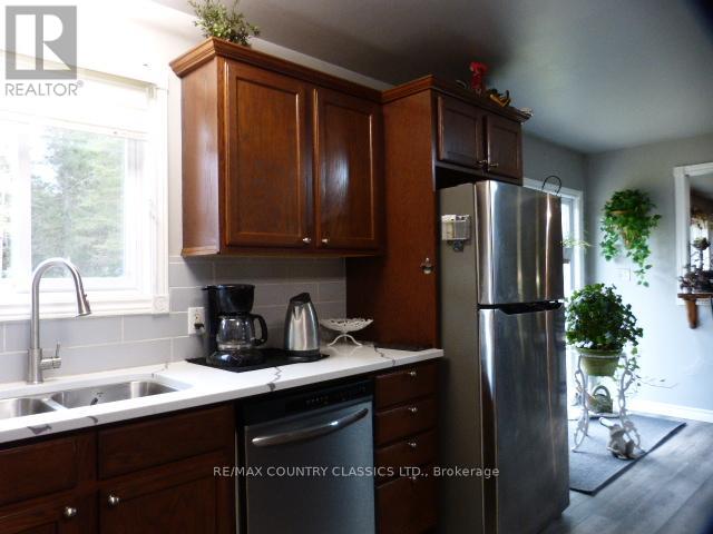 1689 Graphite Road, Hastings Highlands, Ontario  K0L 2S0 - Photo 28 - X12521072