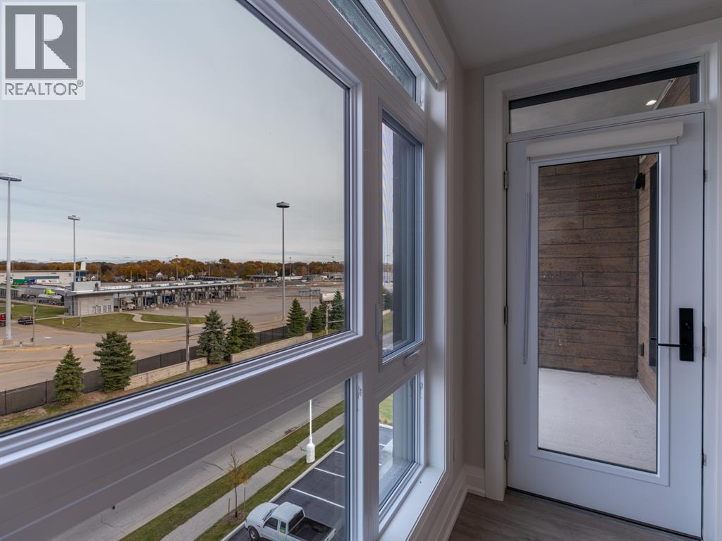 1540 Venetian Boulevard Unit# 304, Point Edward photo 12
