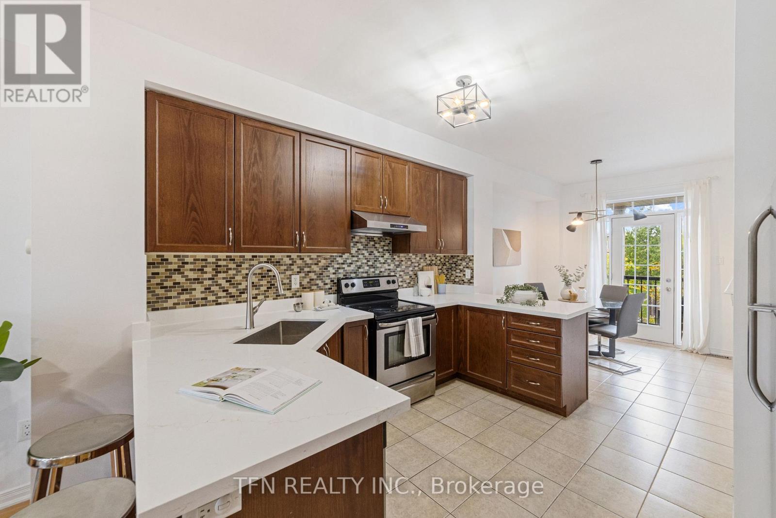 7166 Triumph Lane, Mississauga, Ontario L5N 0C5 - Photo 12 - W12520740