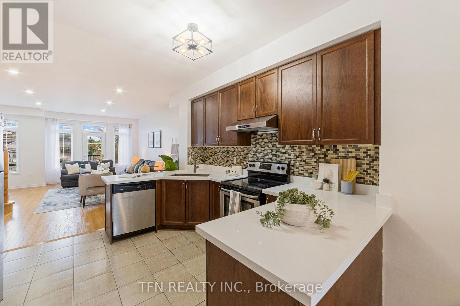 7166 Triumph Lane, Mississauga, Ontario L5N 0C5 - Photo 13 - W12520740