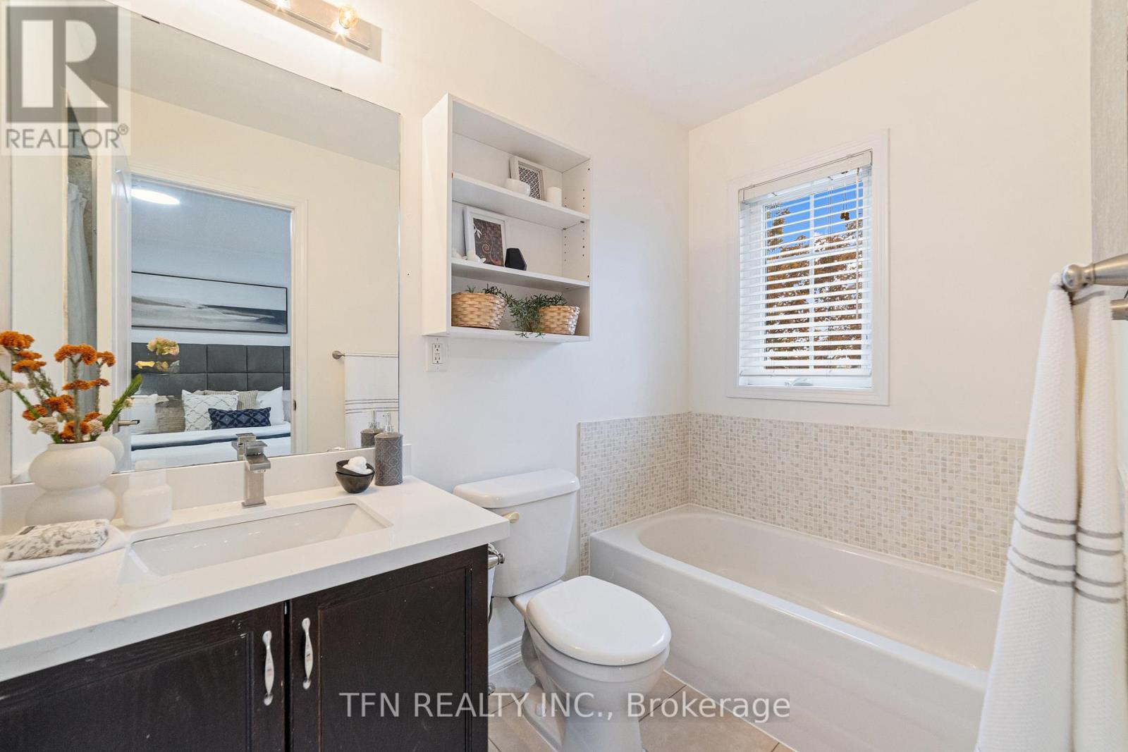 7166 Triumph Lane, Mississauga, Ontario L5N 0C5 - Photo 27 - W12520740