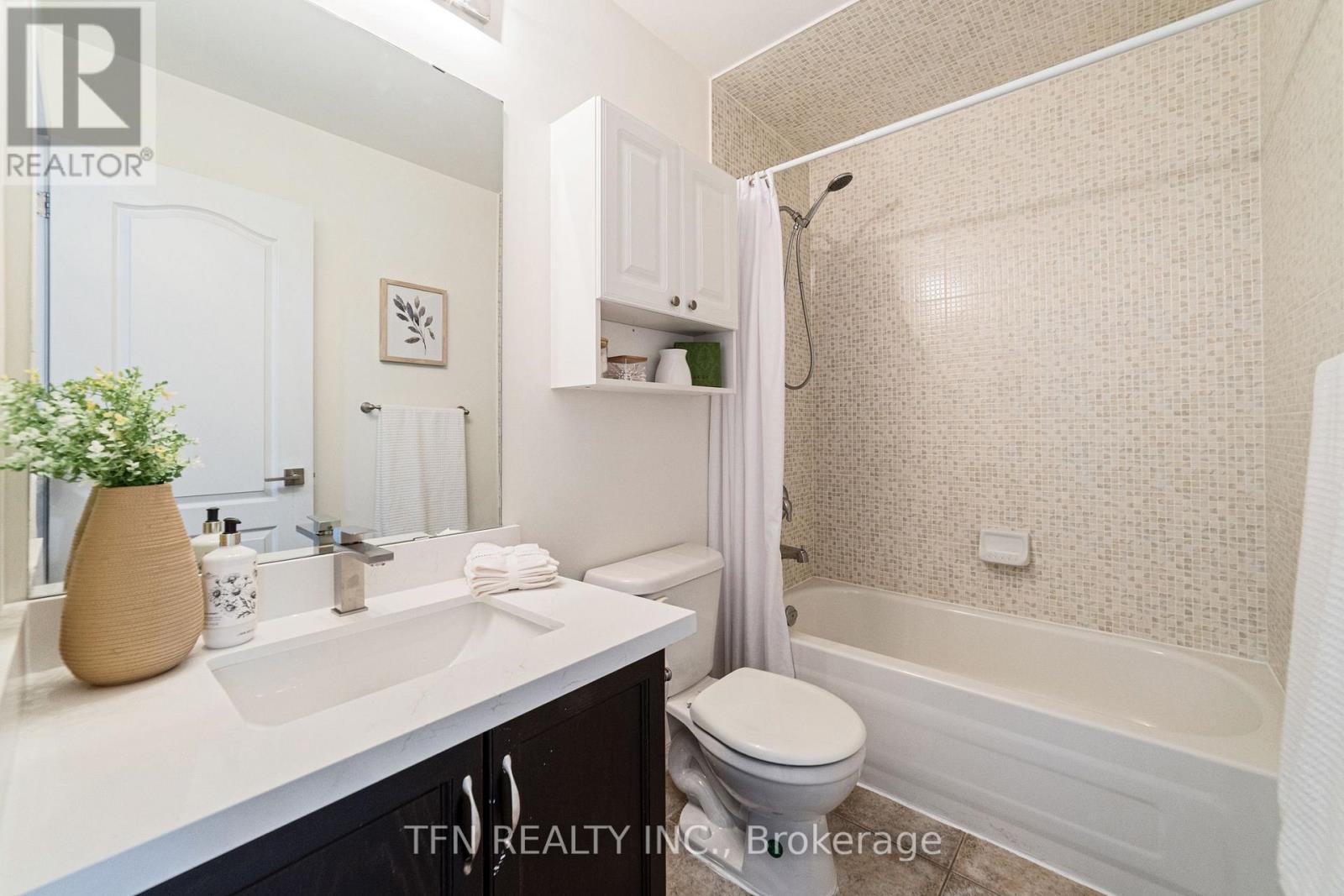 7166 Triumph Lane, Mississauga, Ontario L5N 0C5 - Photo 30 - W12520740