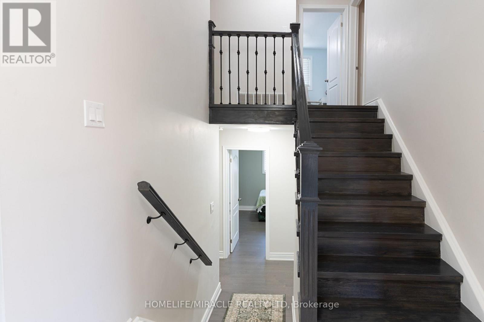 7568 Middleshire Drive, Mississauga, Ontario L4T 3S2 - Photo 14 - W12520752