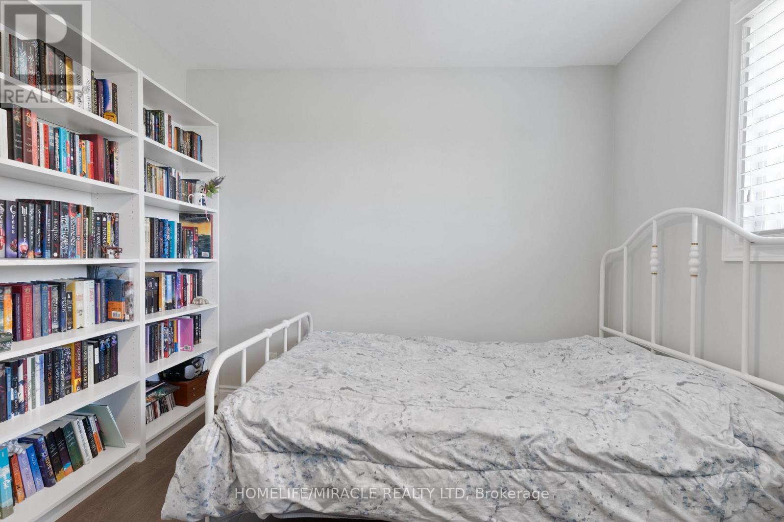 7568 Middleshire Drive, Mississauga, Ontario L4T 3S2 - Photo 19 - W12520752