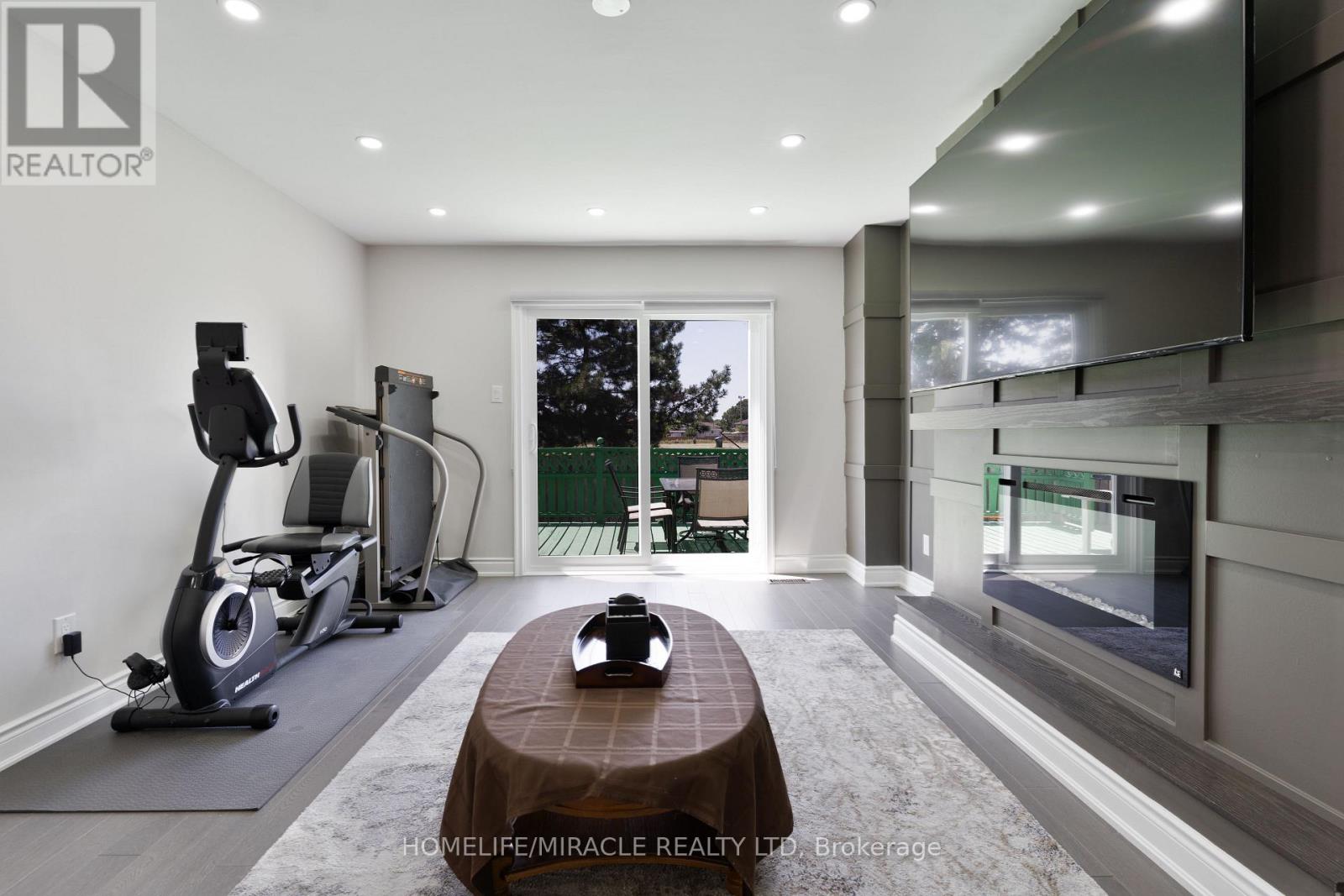 7568 Middleshire Drive, Mississauga, Ontario L4T 3S2 - Photo 24 - W12520752