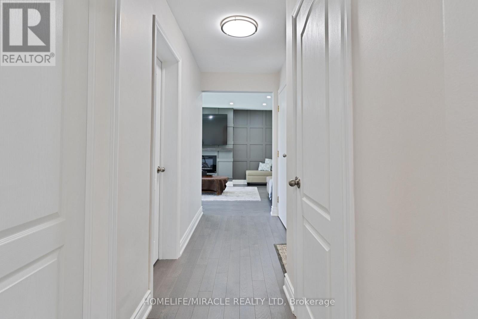 7568 Middleshire Drive, Mississauga, Ontario L4T 3S2 - Photo 29 - W12520752