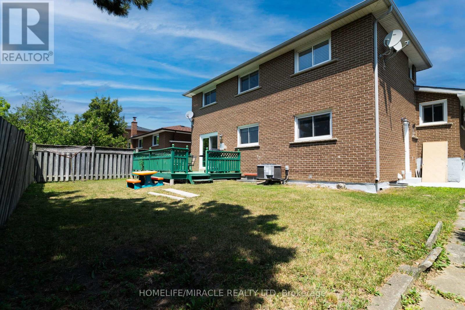 7568 Middleshire Drive, Mississauga, Ontario L4T 3S2 - Photo 38 - W12520752