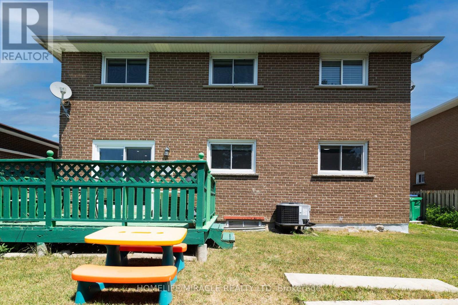 7568 Middleshire Drive, Mississauga, Ontario L4T 3S2 - Photo 39 - W12520752