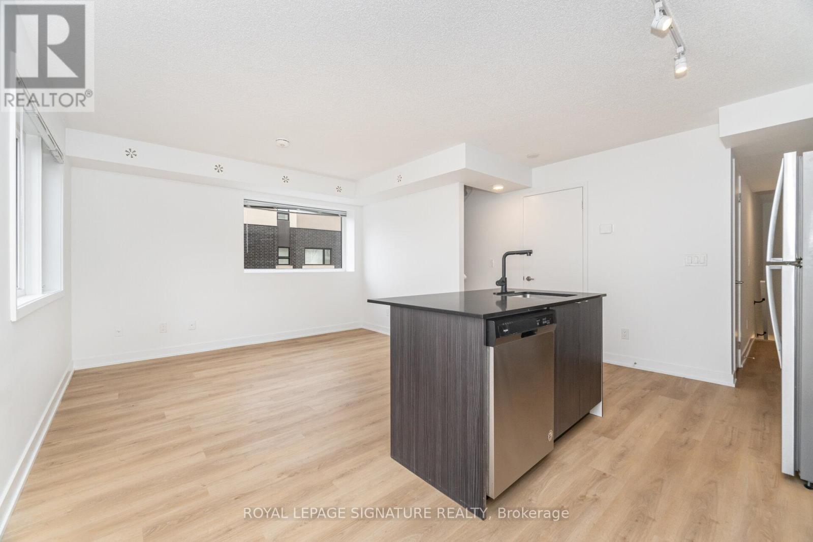 610 - 1129 Cooke Boulevard, Burlington, Ontario L7T 0C3 - Photo 12 - W12520766