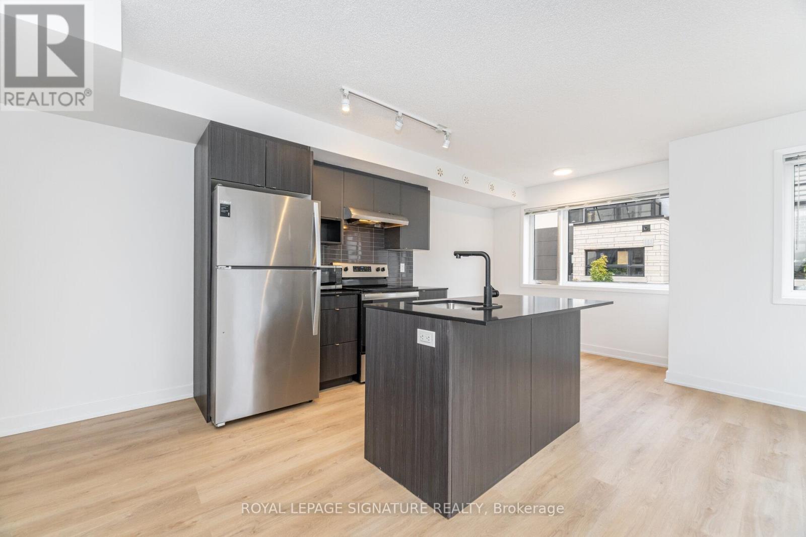 610 - 1129 Cooke Boulevard, Burlington, Ontario L7T 0C3 - Photo 9 - W12520766