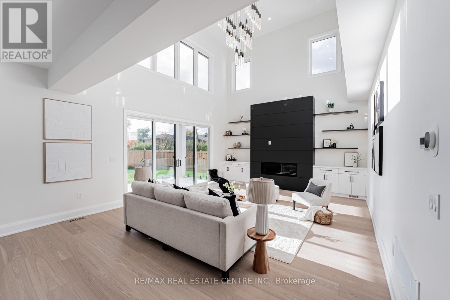 368 Weighton Drive, Oakville, Ontario  L6K 2R4 - Photo 12 - W12520782