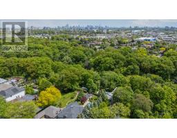 28 CORNELIUS PARKWAY, Toronto, Ontario