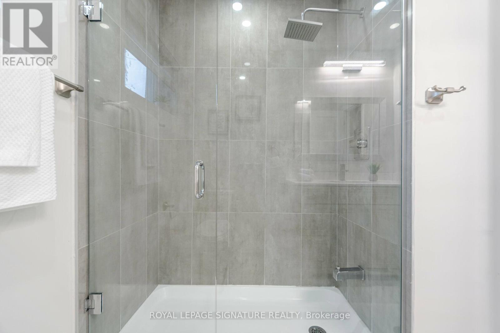 388 Antigua Road, Mississauga, Ontario  L5B 1C4 - Photo 26 - W12520844