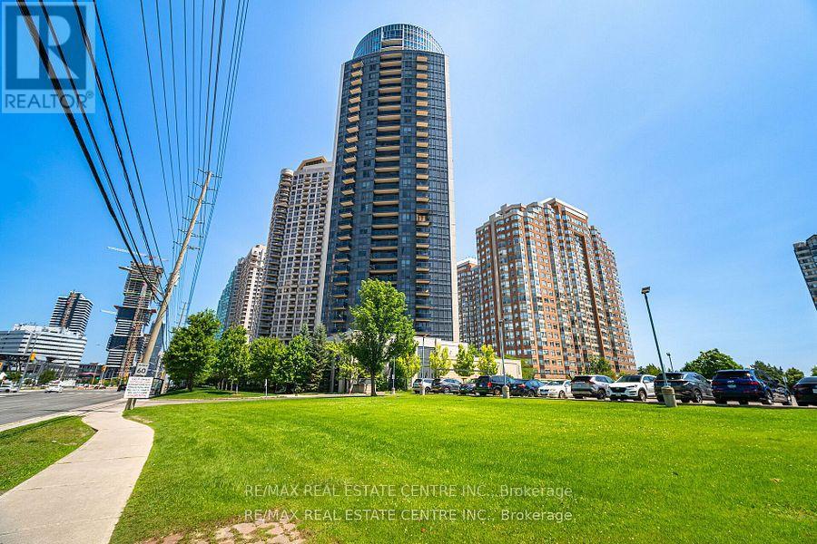 204 - 330 BURNHAMTHORPE ROAD, Mississauga, Ontario