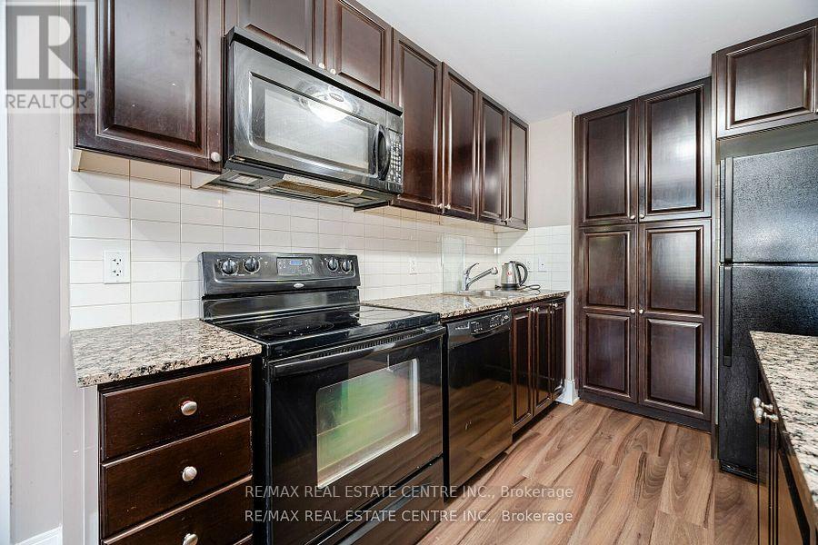 204 - 330 Burnhamthorpe Road, Mississauga, Ontario  L5B 0E1 - Photo 14 - W12520854