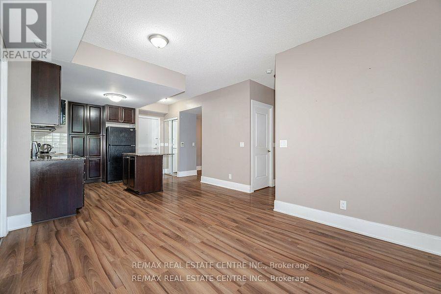 204 - 330 Burnhamthorpe Road, Mississauga, Ontario  L5B 0E1 - Photo 17 - W12520854