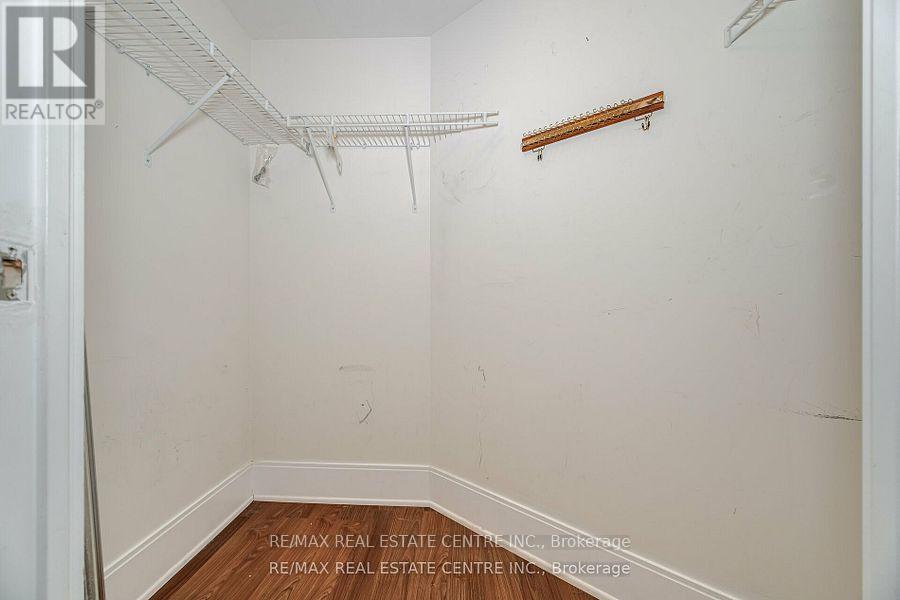 204 - 330 Burnhamthorpe Road, Mississauga, Ontario  L5B 0E1 - Photo 24 - W12520854