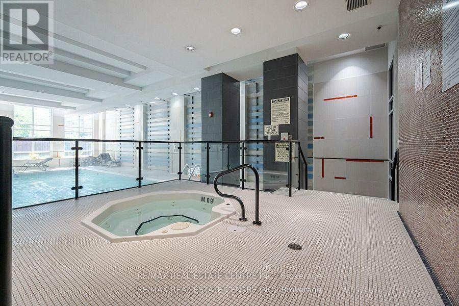 204 - 330 Burnhamthorpe Road, Mississauga, Ontario  L5B 0E1 - Photo 36 - W12520854