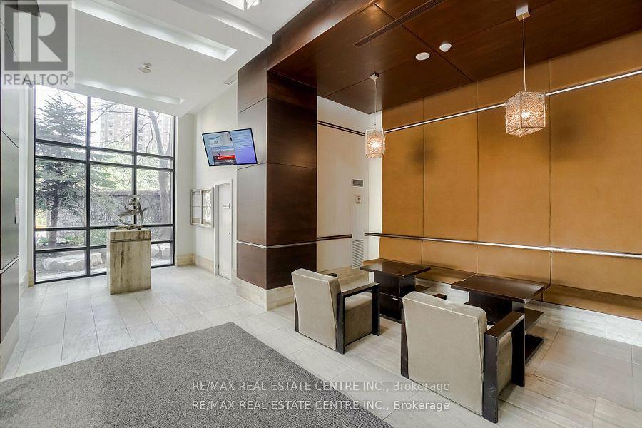 204 - 330 Burnhamthorpe Road, Mississauga, Ontario  L5B 0E1 - Photo 7 - W12520854