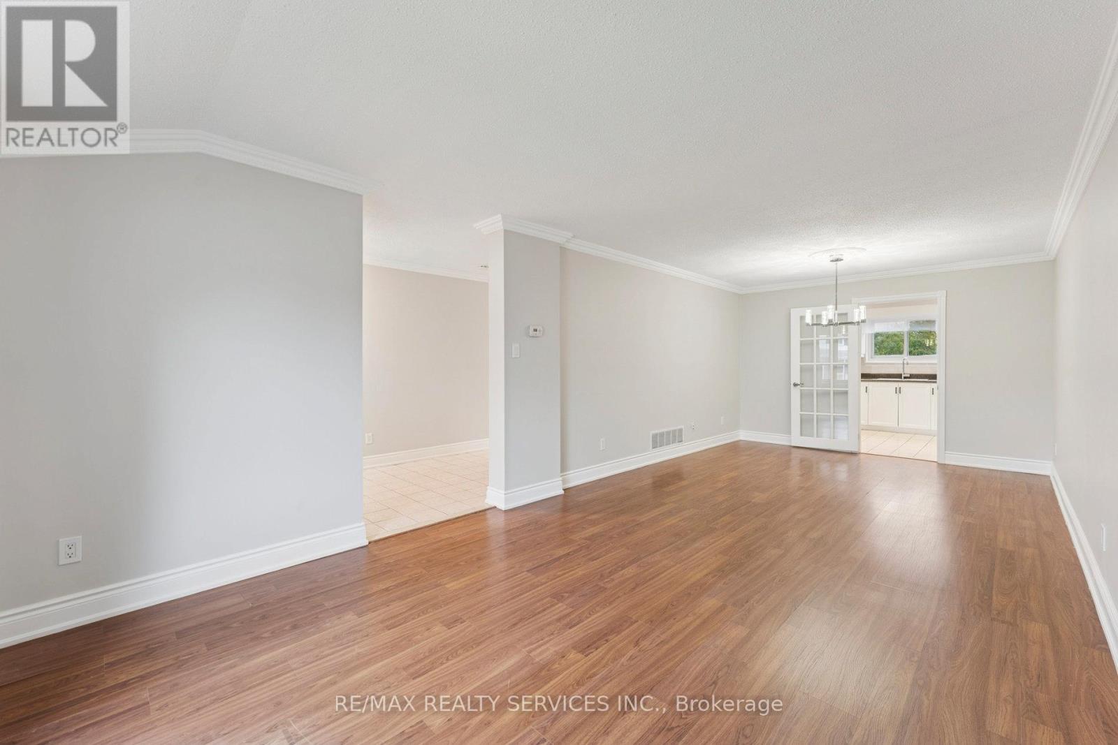 21 Majestic Crescent, Brampton, Ontario  L6S 3N1 - Photo 14 - W12520862