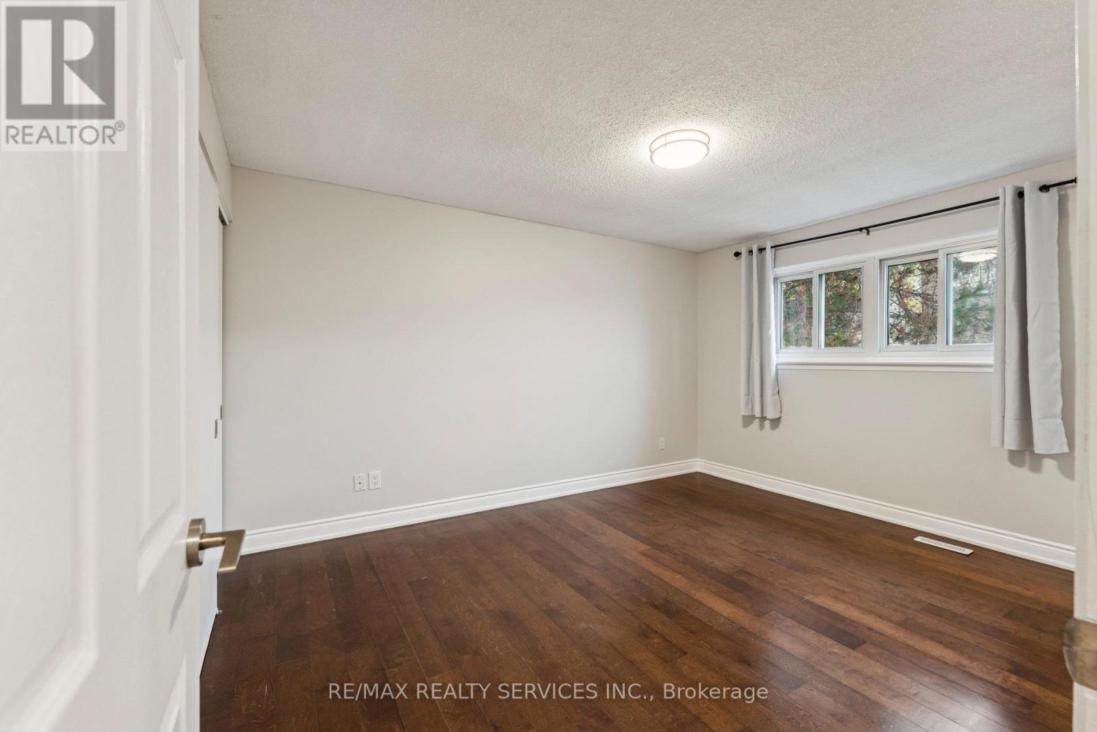 21 Majestic Crescent, Brampton, Ontario  L6S 3N1 - Photo 25 - W12520862