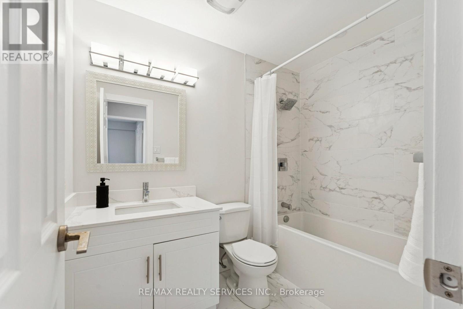 21 Majestic Crescent, Brampton, Ontario  L6S 3N1 - Photo 50 - W12520862