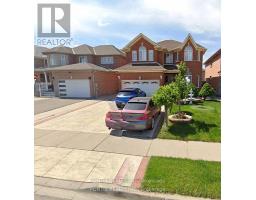 32 MAPLEVIEW AVENUE, Brampton, Ontario