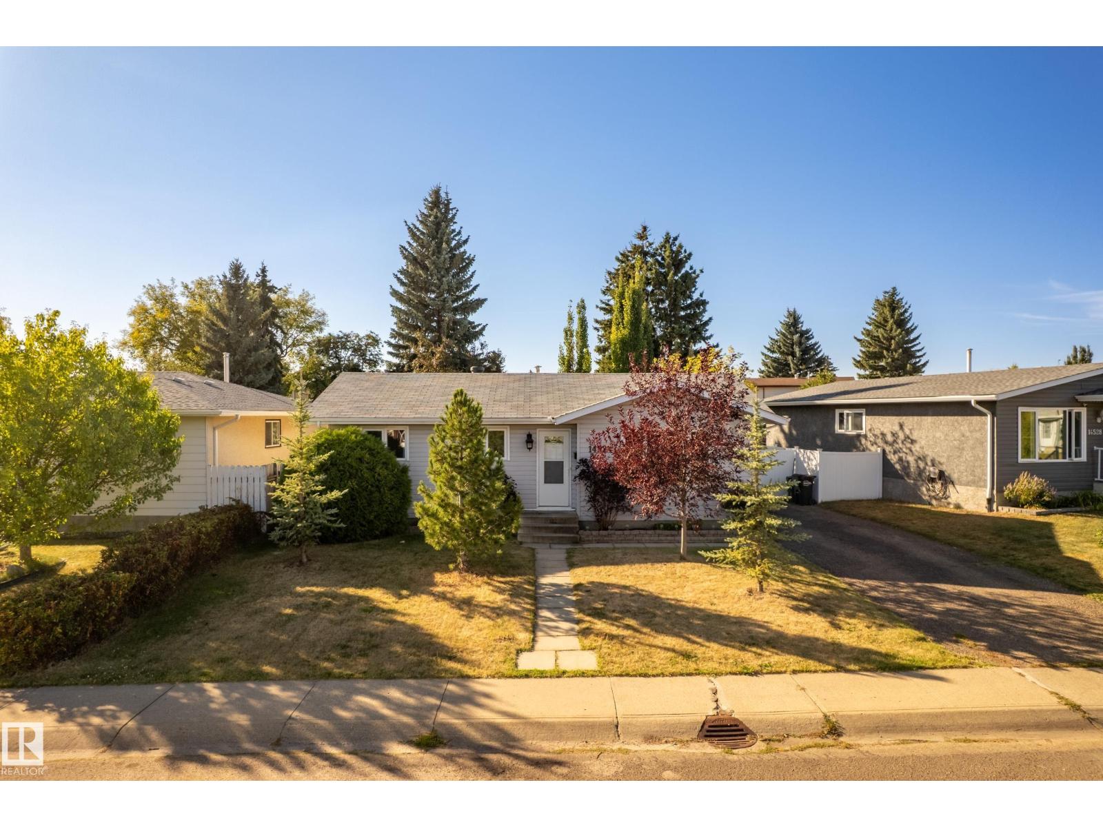 14524 21 St Nw, Edmonton, Alberta  T5Y 1T8 - Photo 2 - E4465053