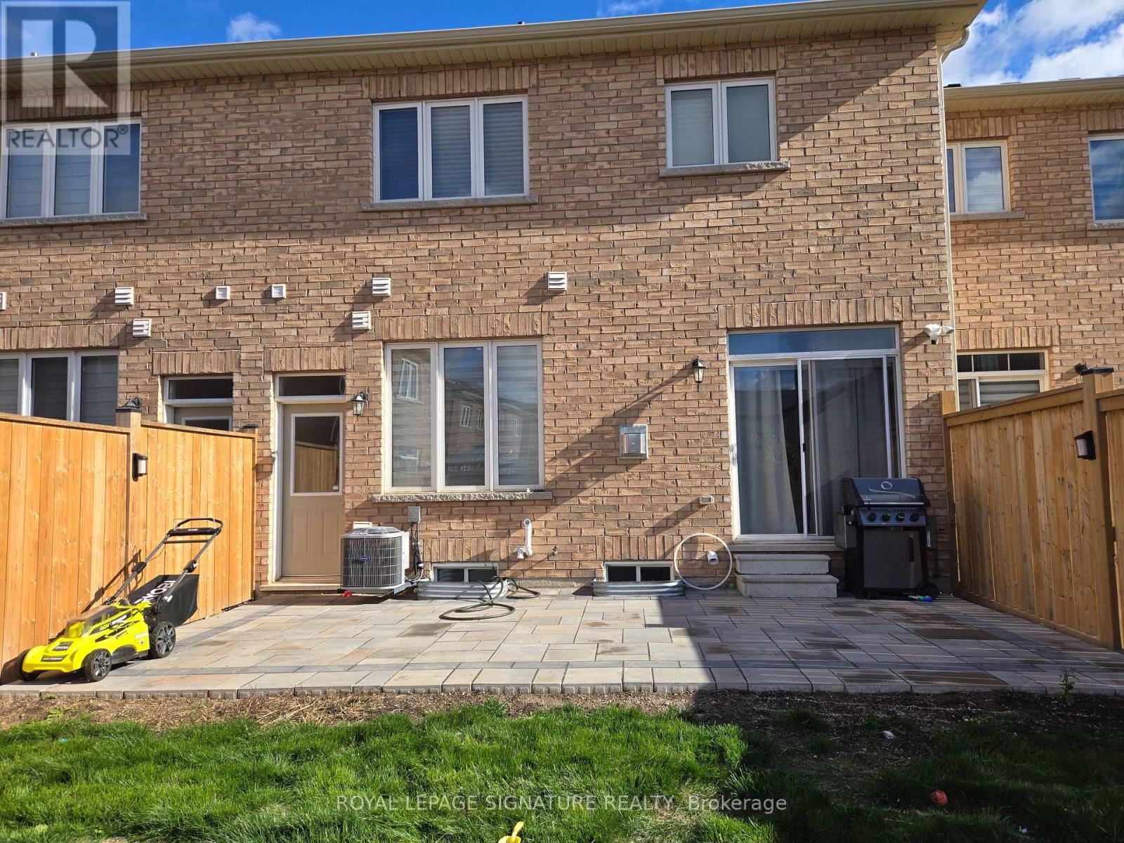 8 Beasley Grove, Hamilton, Ontario  L9K 0J7 - Photo 21 - X12520776