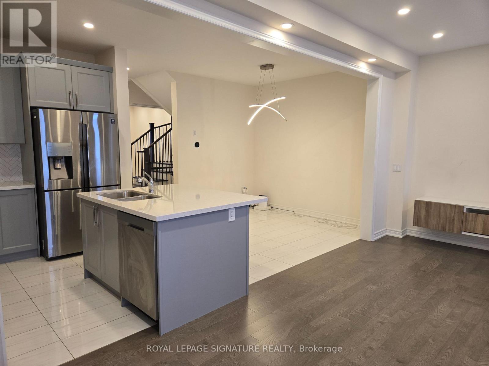 8 Beasley Grove, Hamilton, Ontario  L9K 0J7 - Photo 8 - X12520776