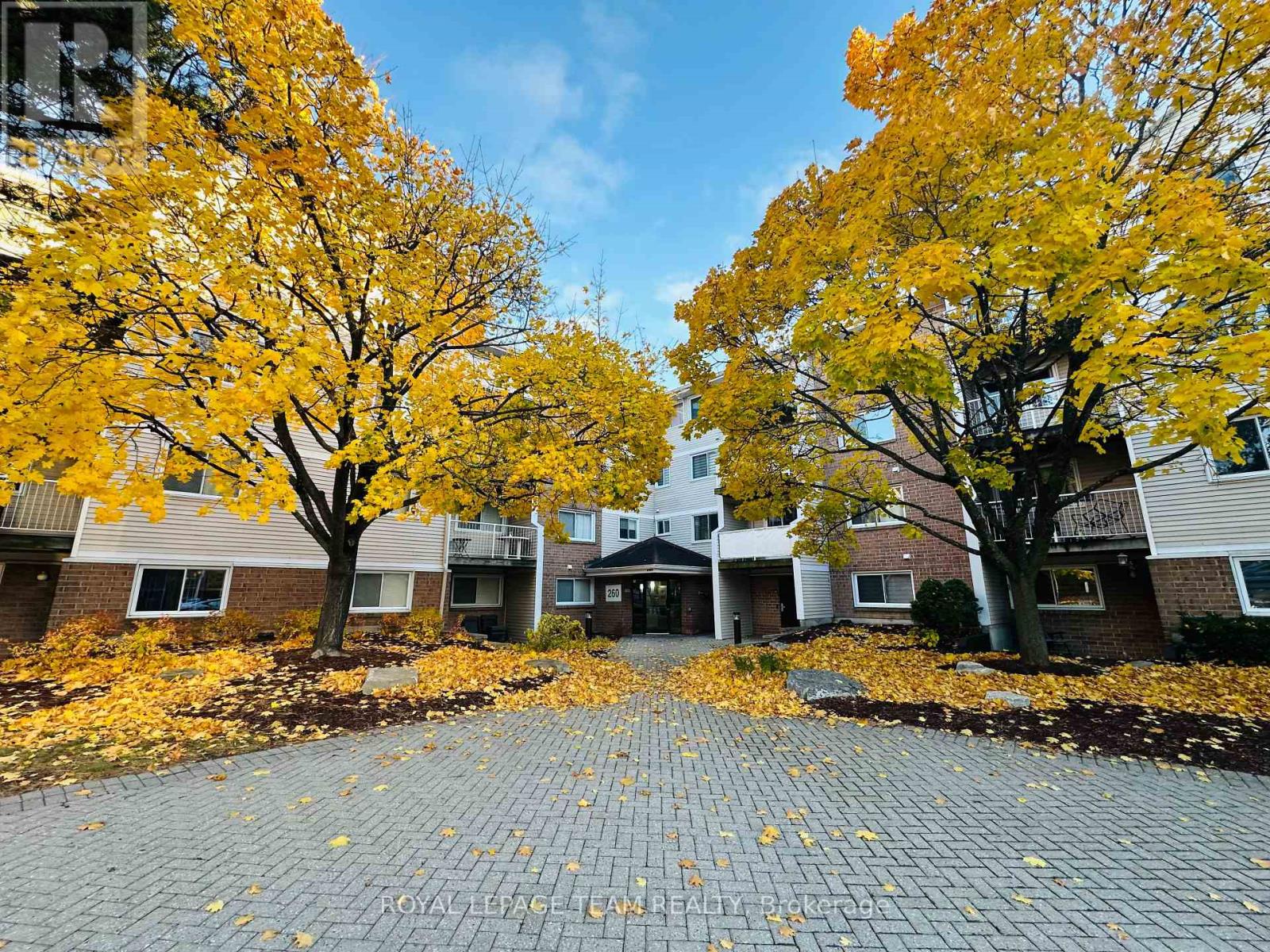 200 - 260 BRITTANY DRIVE, Ottawa, Ontario