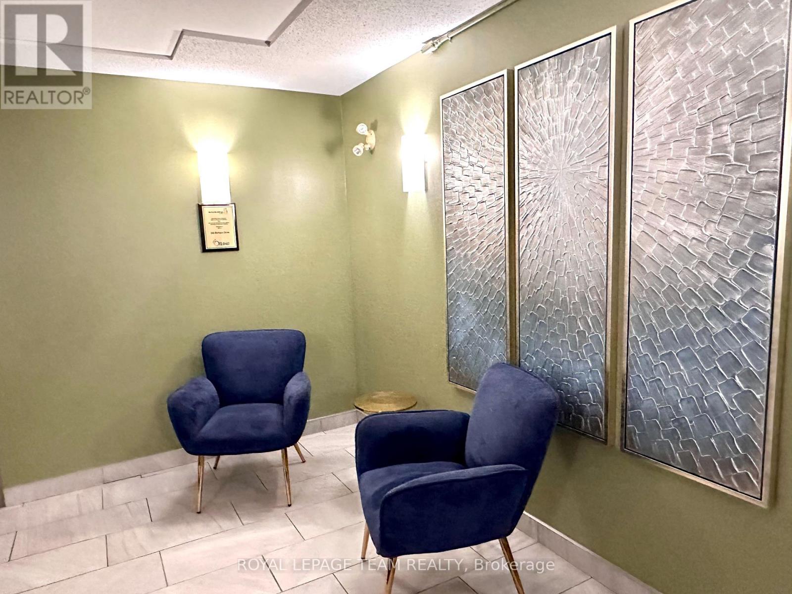 200 - 260 Brittany Drive, Ottawa, Ontario  K1K 4M2 - Photo 3 - X12475328