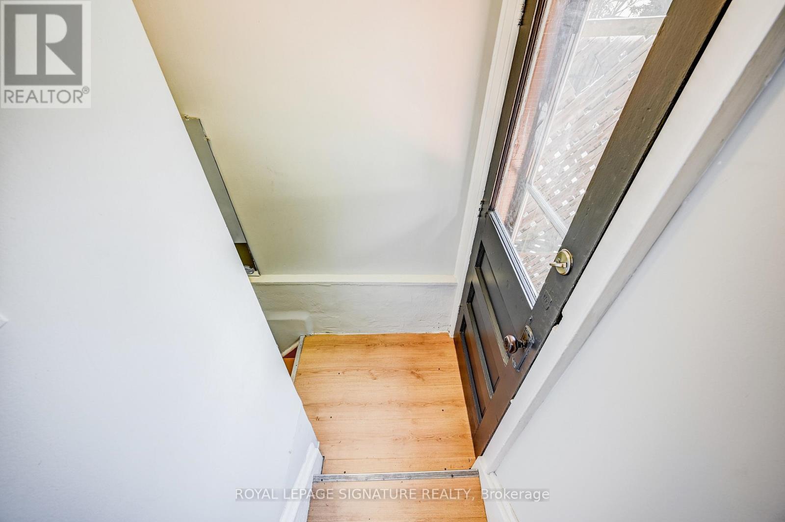 26 HECTOR AVENUE, Toronto, Ontario