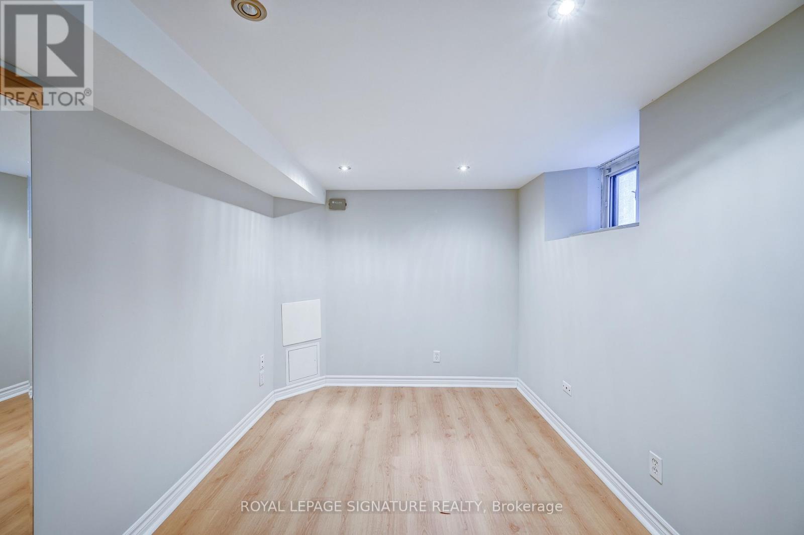 26 Hector Avenue, Toronto, Ontario  M6G 3G3 - Photo 10 - C12521006