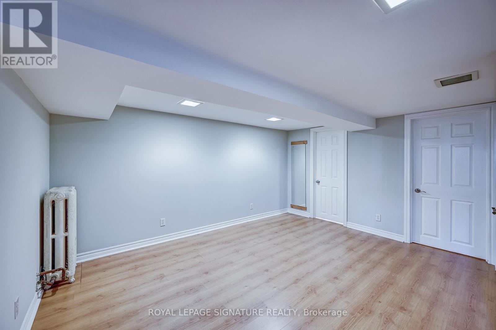 26 Hector Avenue, Toronto, Ontario  M6G 3G3 - Photo 3 - C12521006