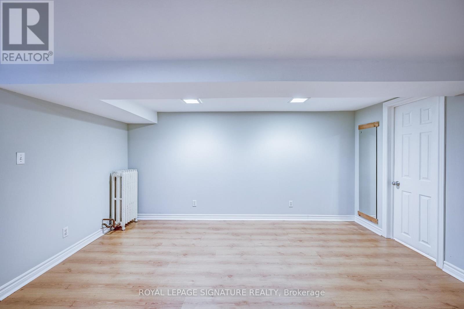 26 Hector Avenue, Toronto, Ontario  M6G 3G3 - Photo 9 - C12521006