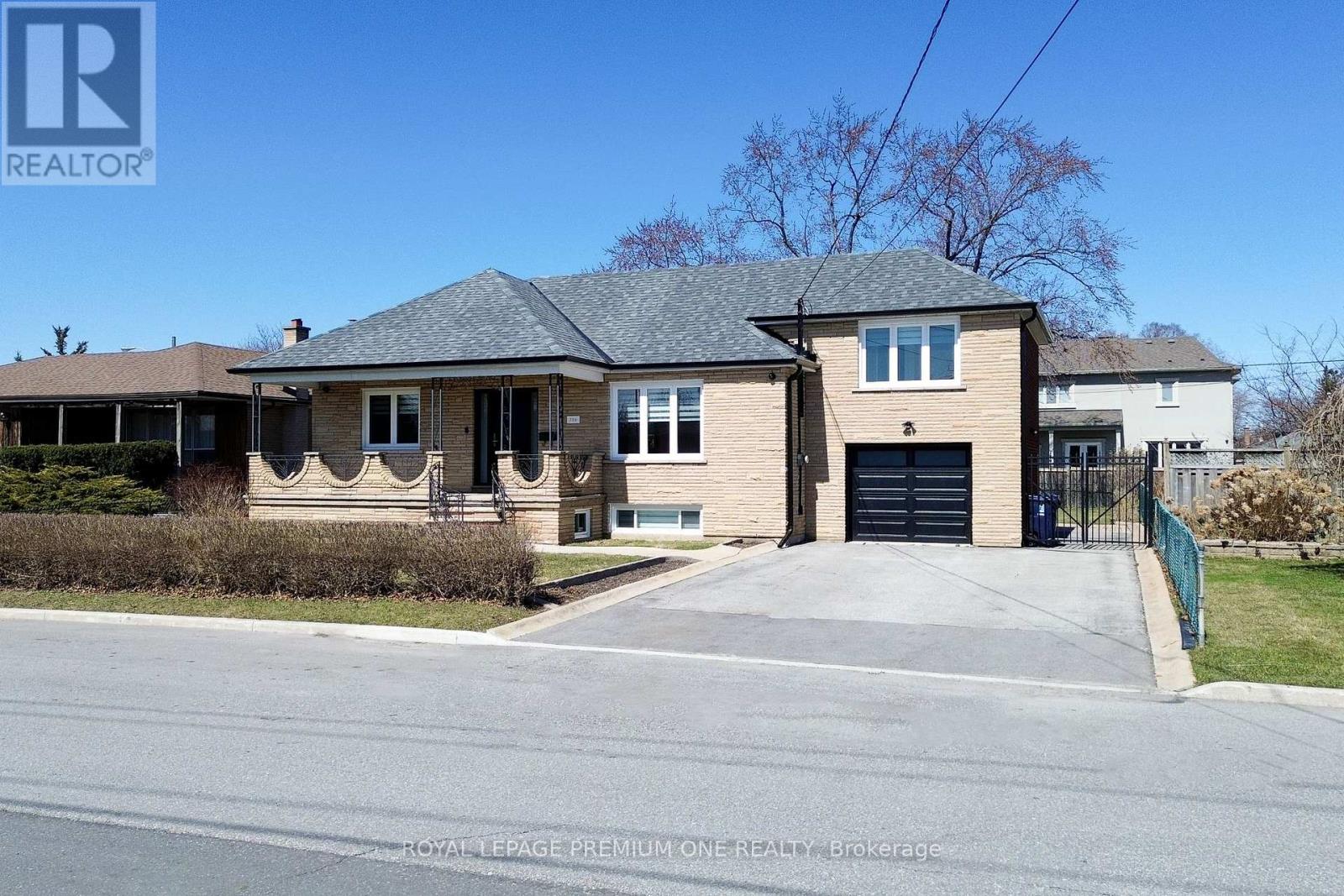 286 Waterloo Avenue S, Toronto, Ontario  M3H 3Z8 - Photo 2 - C12521074