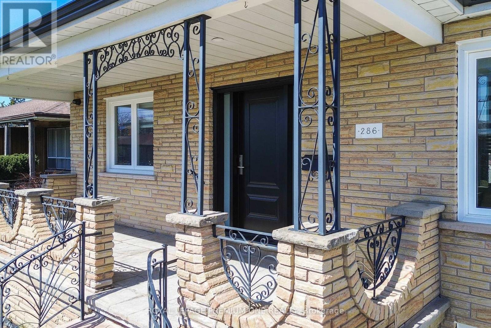 286 Waterloo Avenue S, Toronto, Ontario  M3H 3Z8 - Photo 3 - C12521074