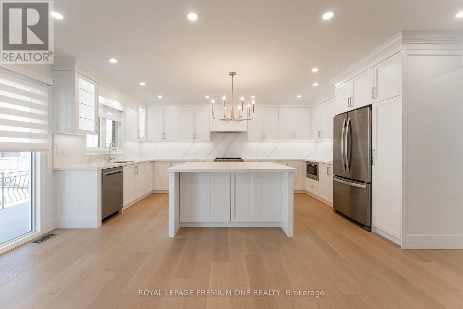 286 Waterloo Avenue S, Toronto, Ontario  M3H 3Z8 - Photo 4 - C12521074