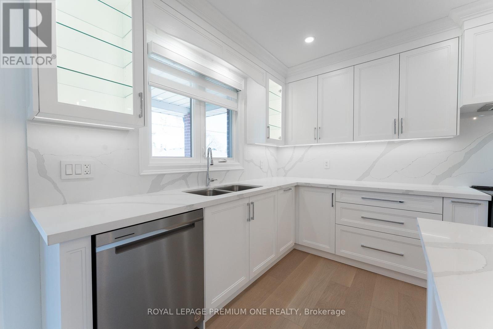 286 Waterloo Avenue S, Toronto, Ontario  M3H 3Z8 - Photo 8 - C12521074