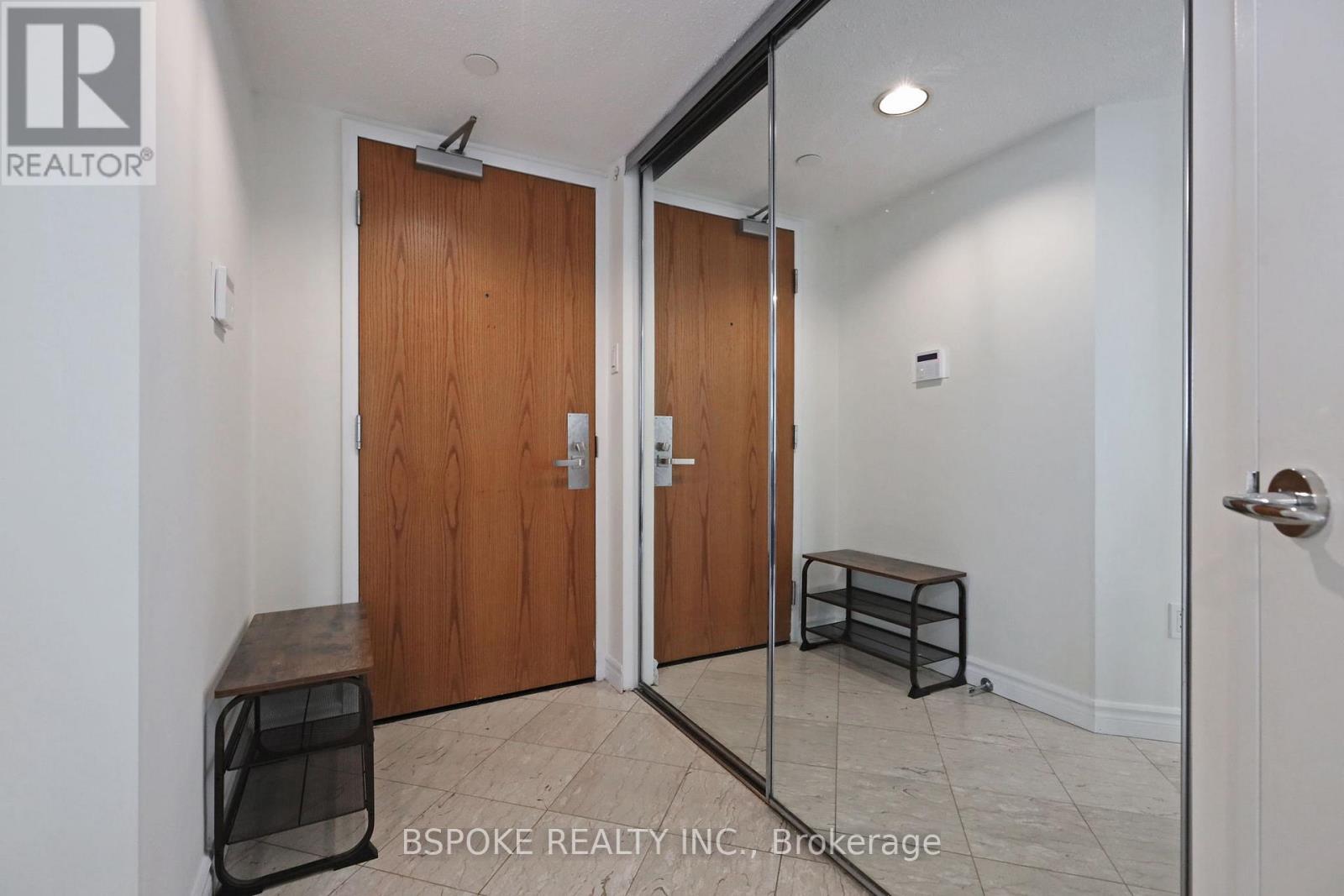 2500 - 38 Elm Street, Toronto, Ontario  M5G 2K5 - Photo 2 - C12521118