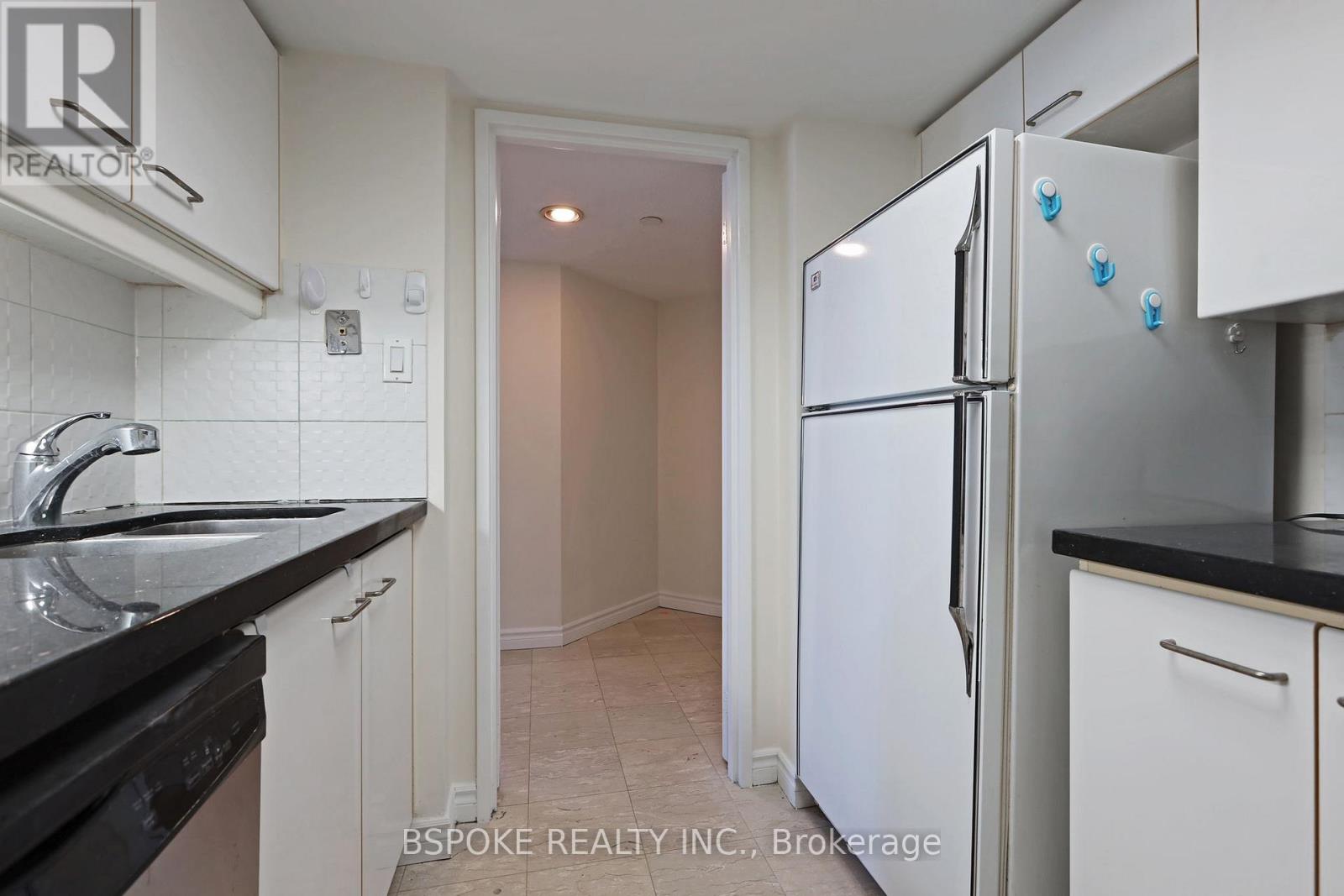 2500 - 38 Elm Street, Toronto, Ontario  M5G 2K5 - Photo 5 - C12521118