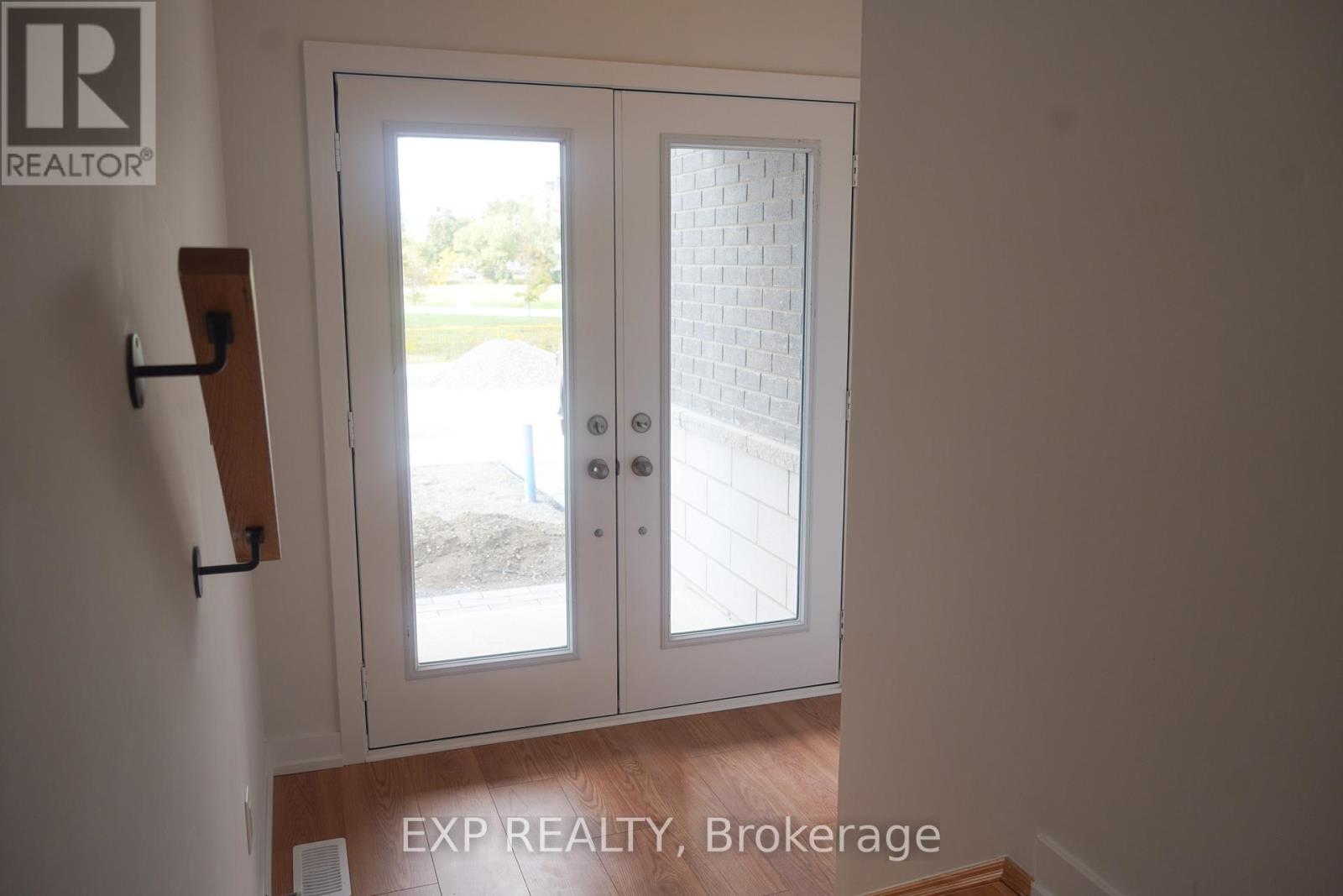 128 Danielle Moore Circle, Toronto, Ontario  M1P 0G9 - Photo 3 - E12520212