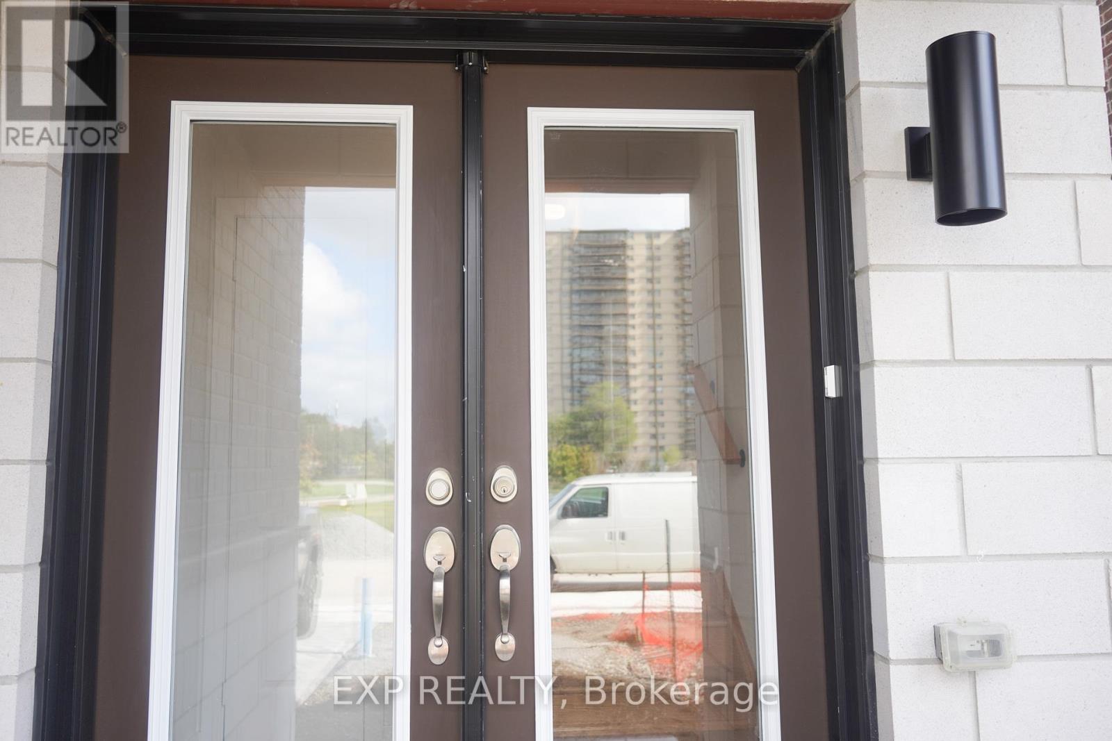 128 Danielle Moore Circle, Toronto, Ontario  M1P 0G9 - Photo 2 - E12520212