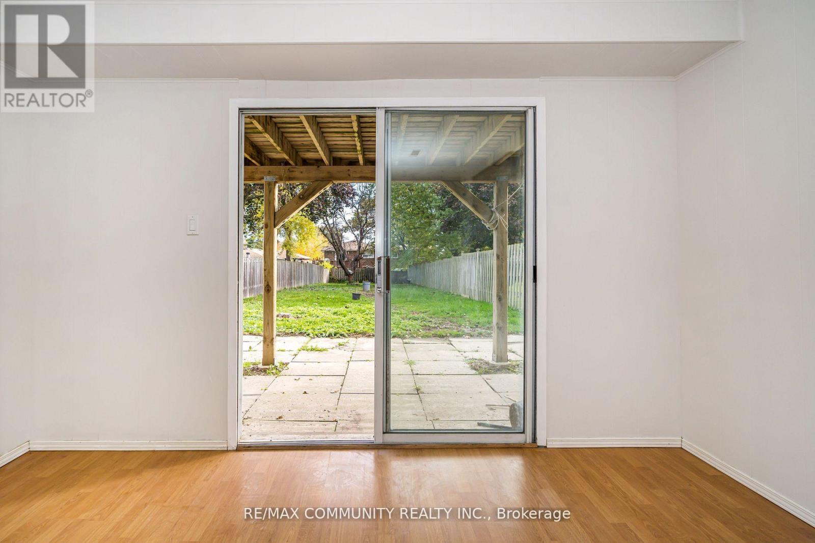 667 Westshore Boulevard N, Pickering, Ontario  L1W 3G2 - Photo 3 - E12521134