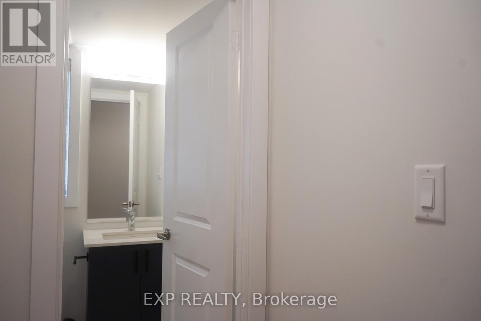 128 Danielle Moore Circle, Toronto, Ontario  M1P 0G9 - Photo 8 - E12520212