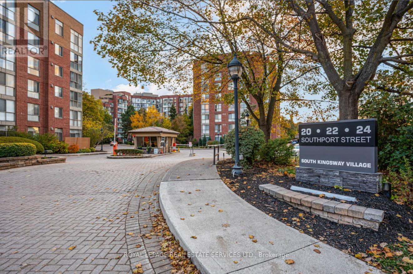 536 - 22 Southport Street, Toronto, Ontario M6S 4Y9 - Photo 2 - W12505494