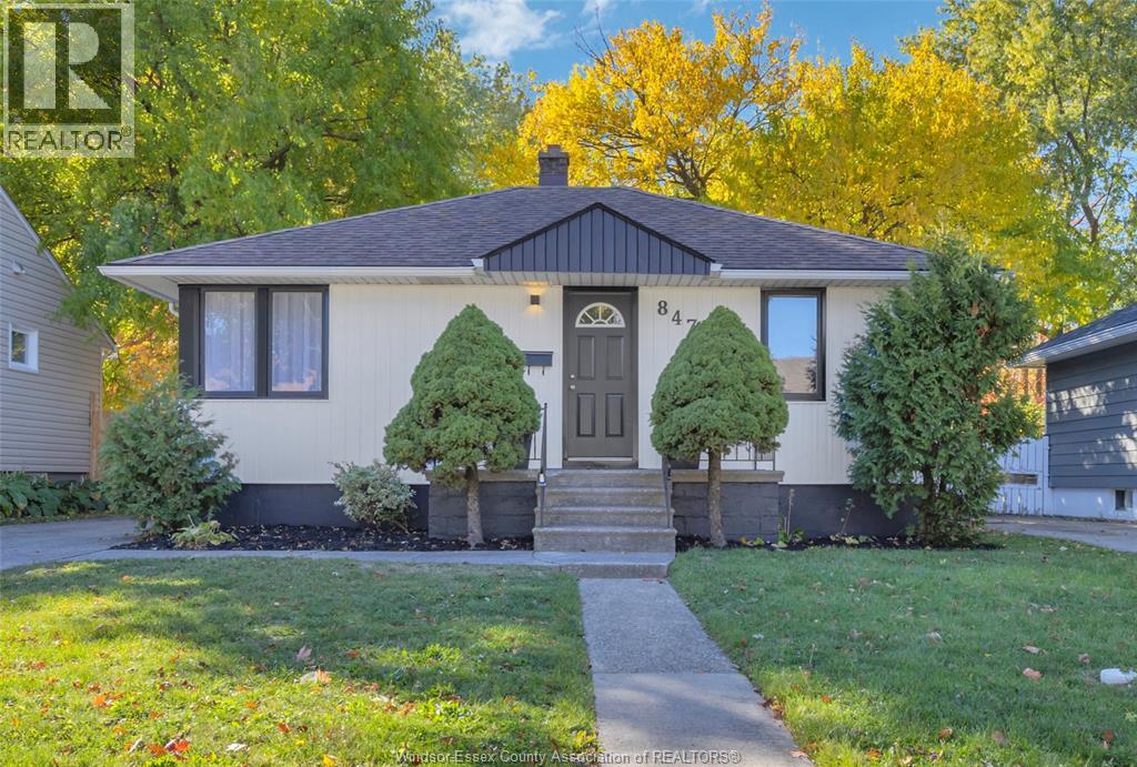 MLS# 25028249: 847 FRANCOIS COURT, Windsor, Canada