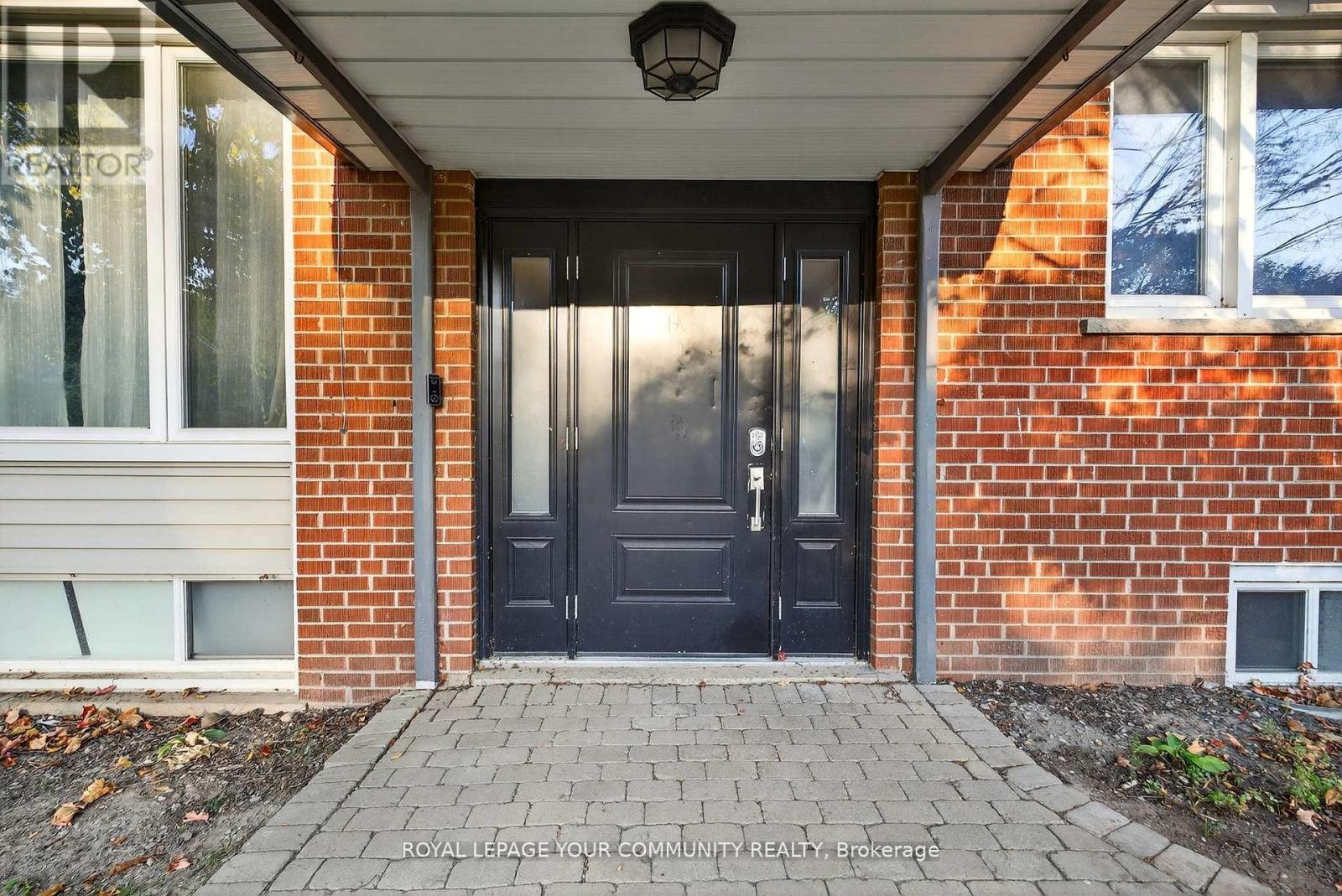 67 Monkswood Crescent, Newmarket, Ontario  L3Y 2J9 - Photo 6 - N12520898