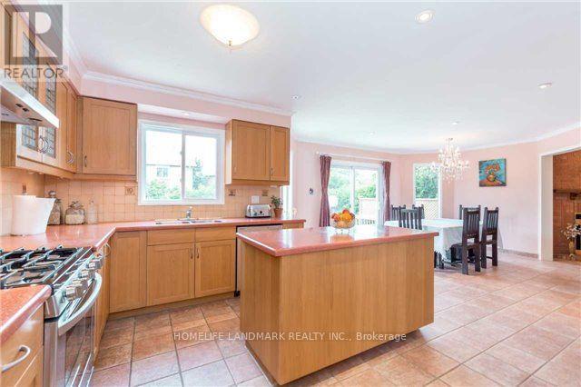 242 Raymerville Drive, Markham, Ontario  L3P 6S1 - Photo 8 - N12521040